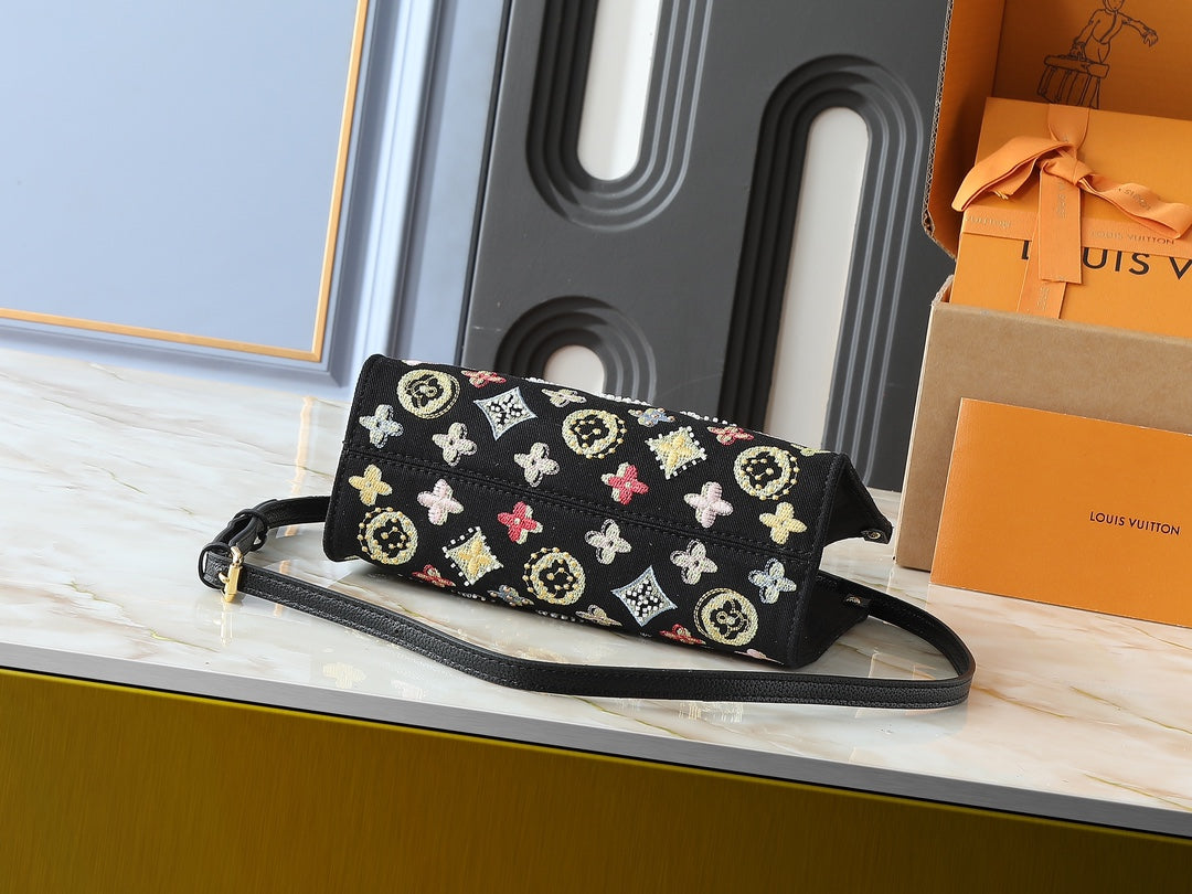15RE22BDE Stylish genuine leather embroidered bag