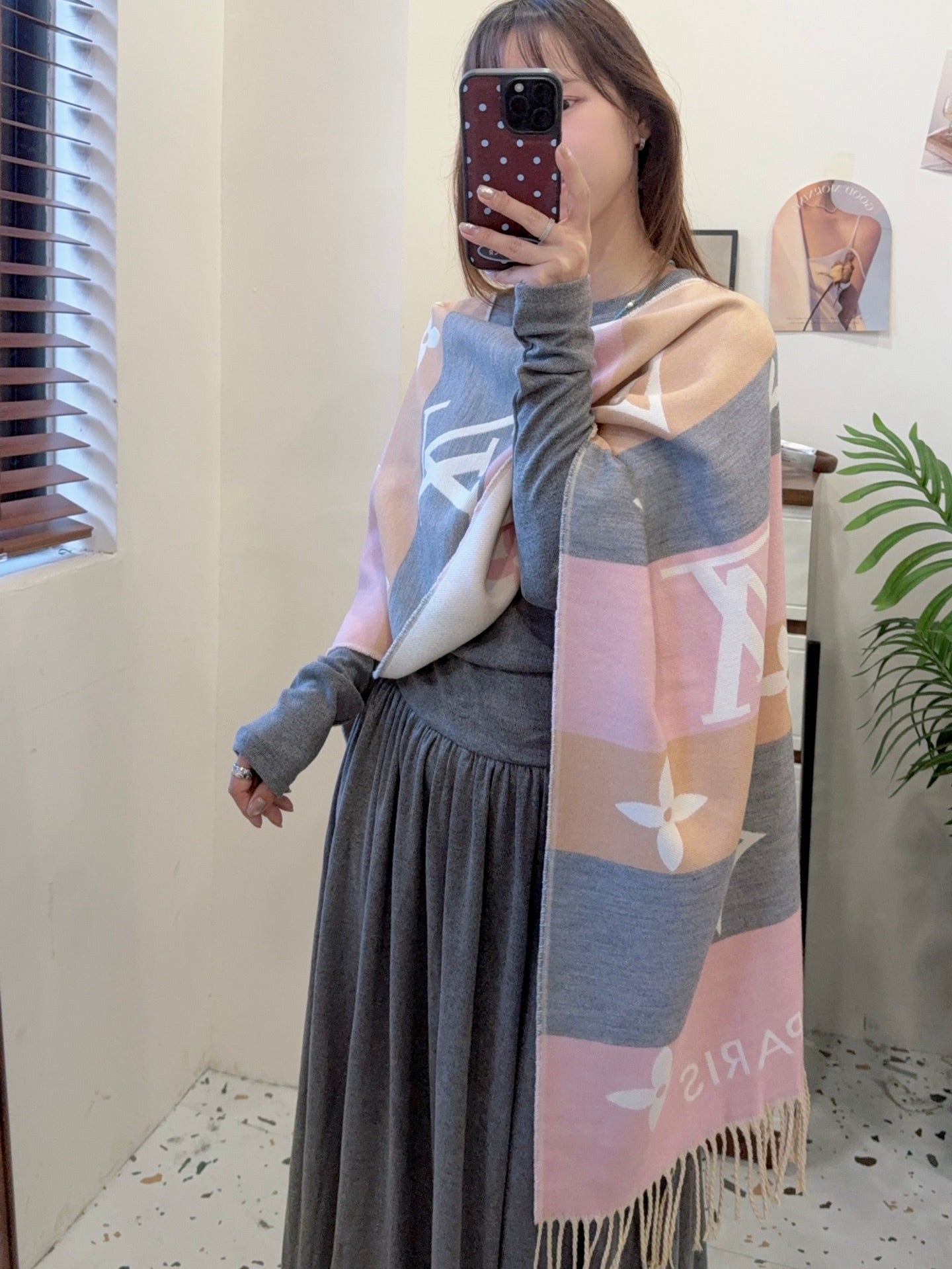 175RE43WDE Stylish Winter Scarves