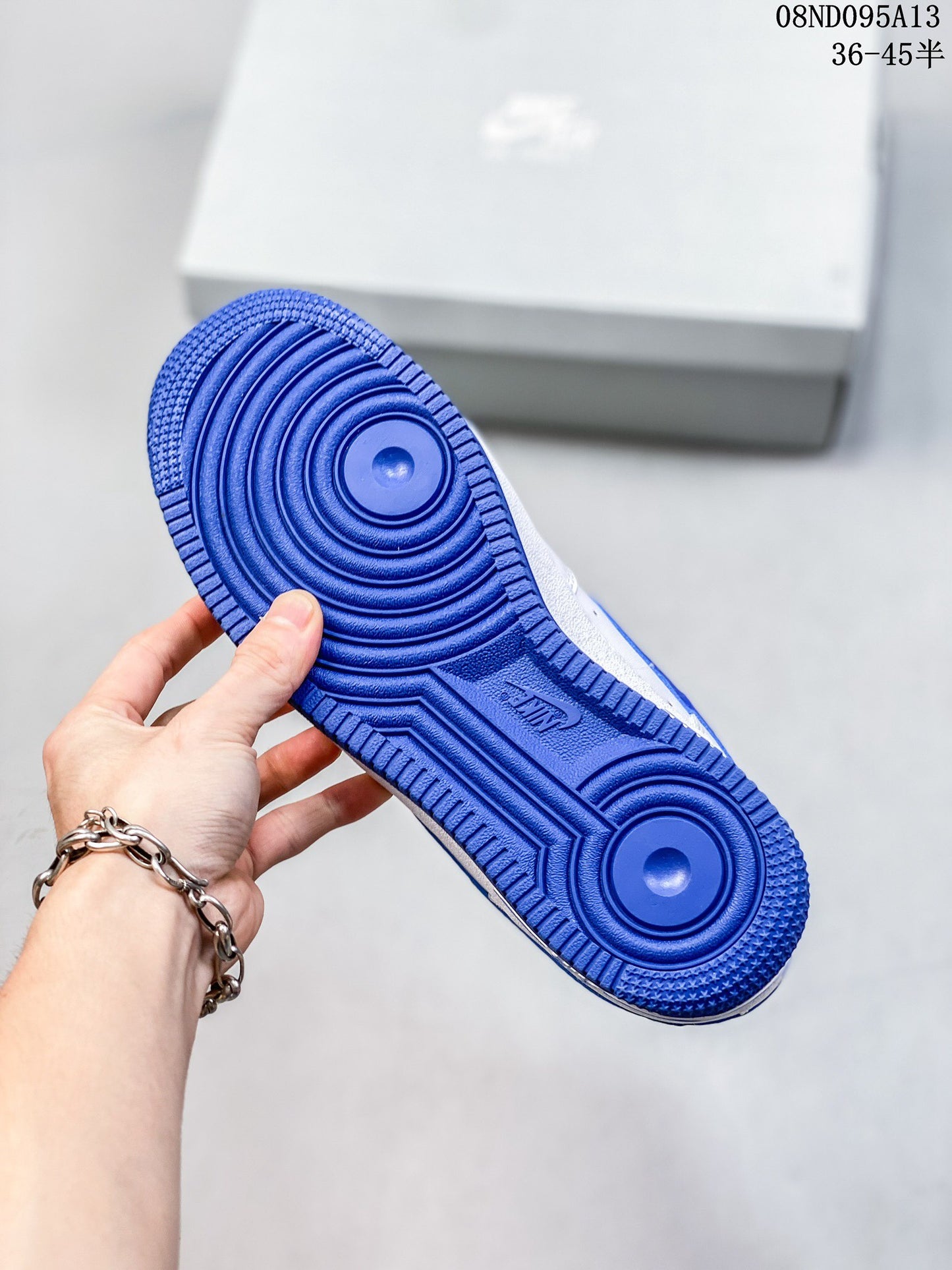 4YN33ZDE Stylish Sneakers (No Box, August-October Big Sale)