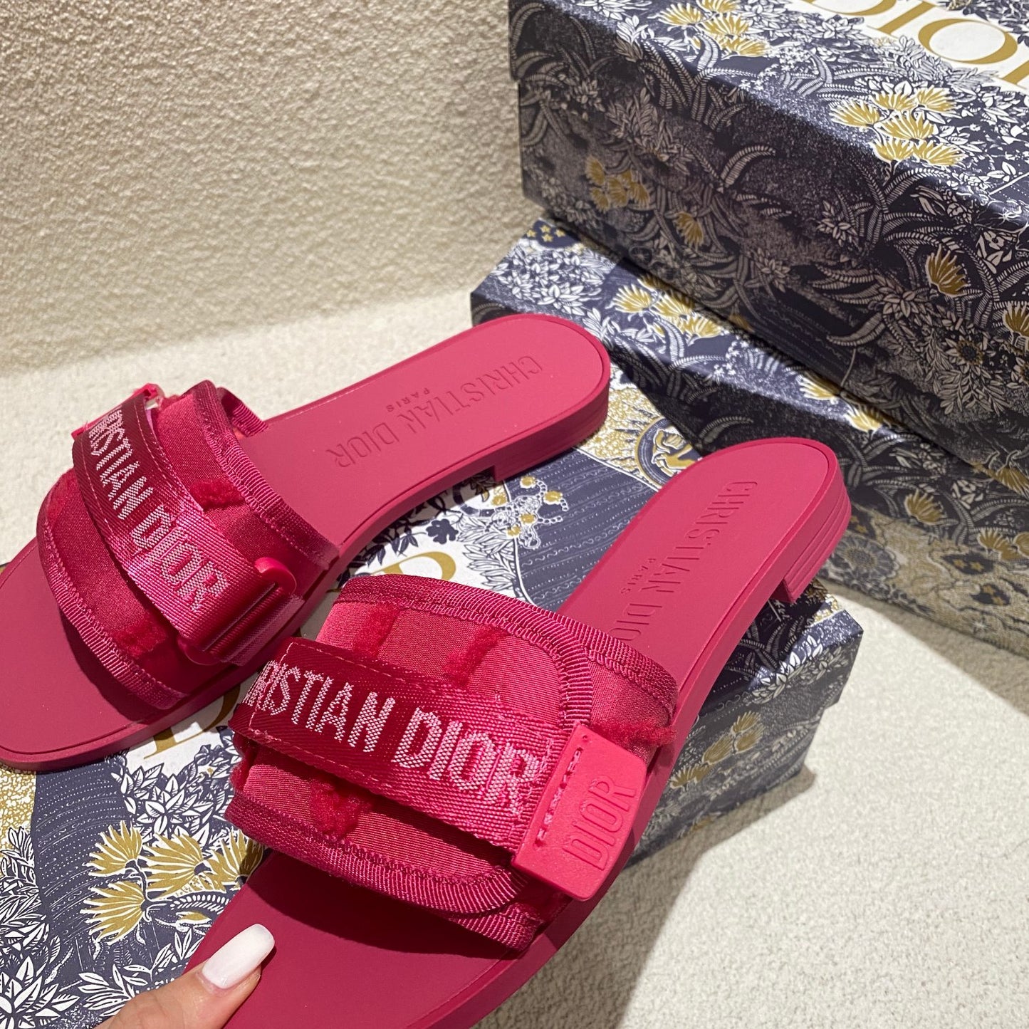 14D16ZDE Stylish slippers