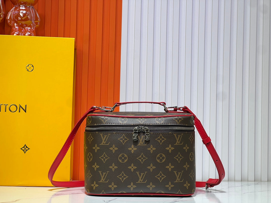 15XE10BDE Stylish leather bag
