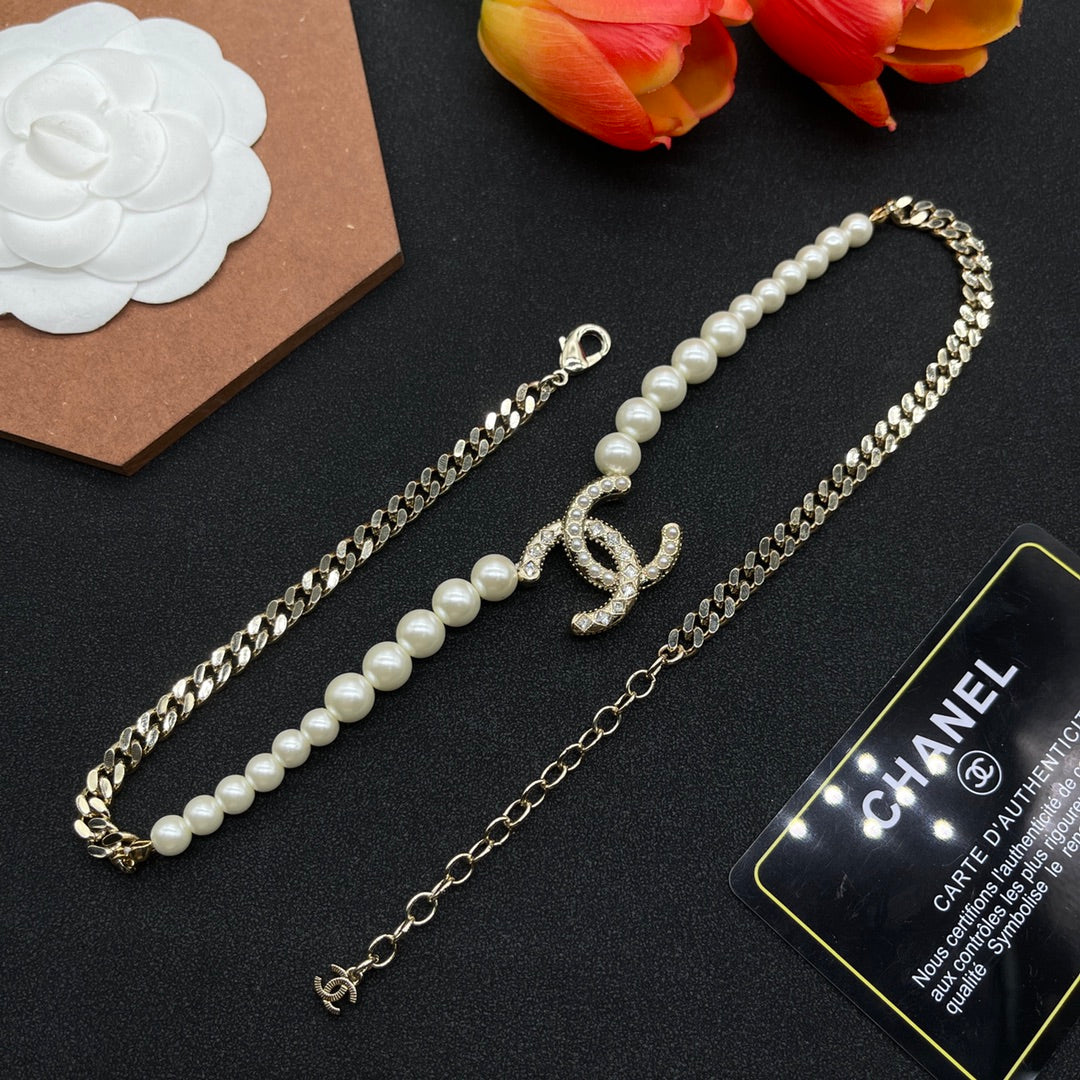 14C918XDE Stylish Necklaces