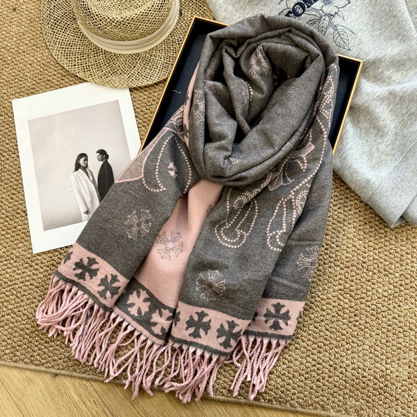185ZA33WDE Stylish Winter Scarves