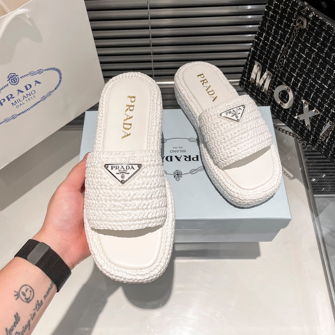 14PD21ZDE Stylish slippers