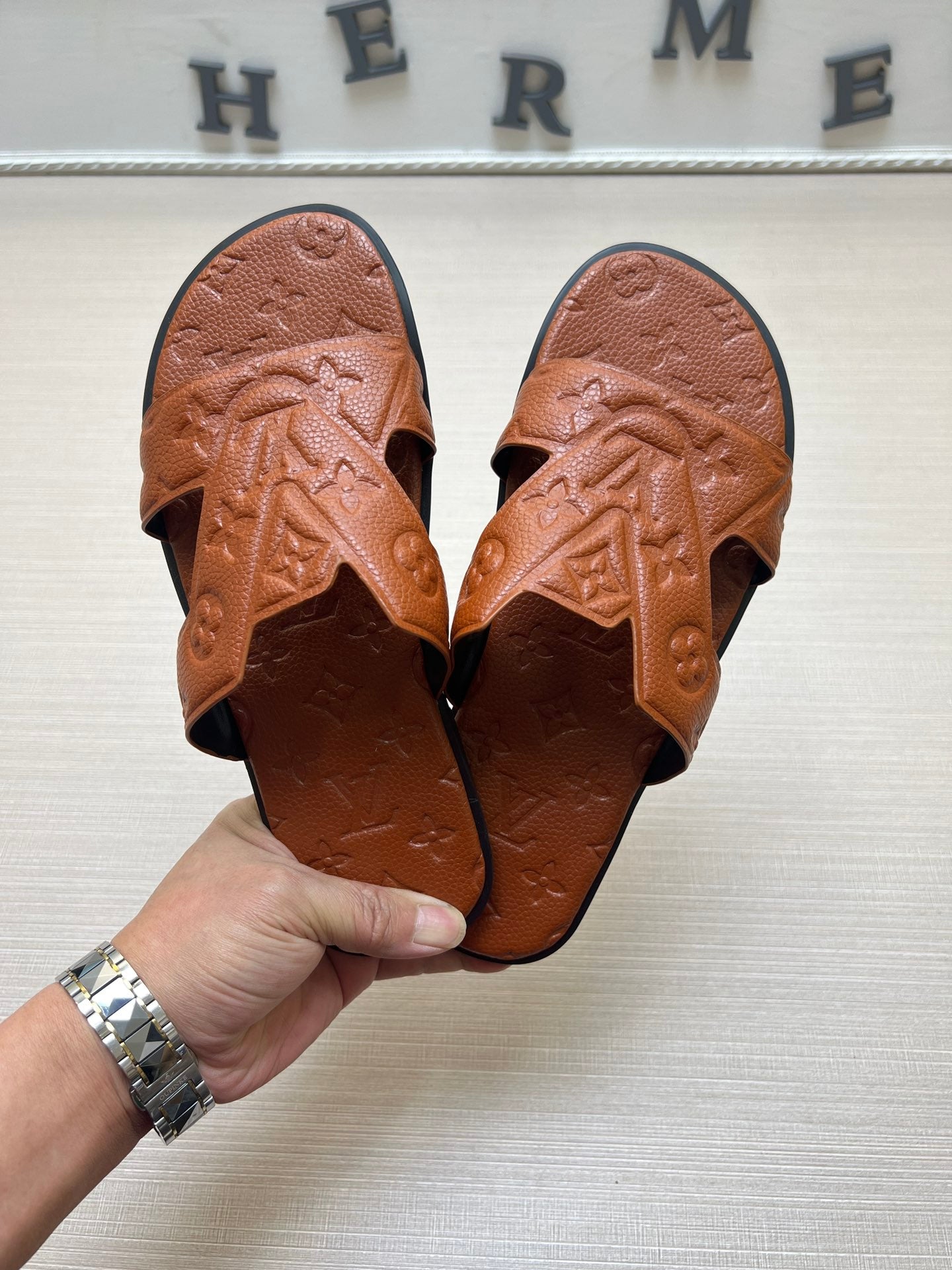54E34ZDE Stylish slippers