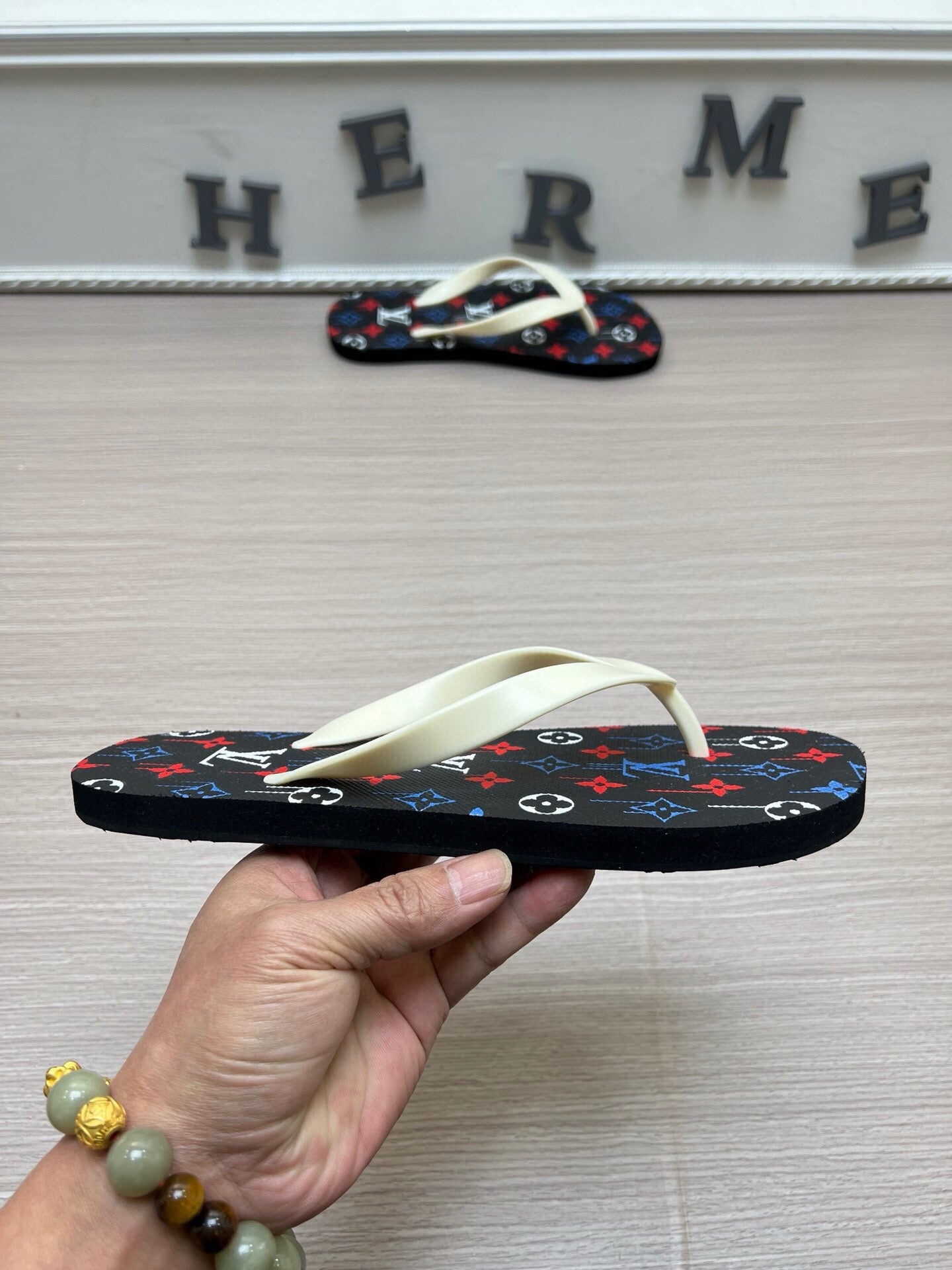 54E55ZDE Stylish slippers