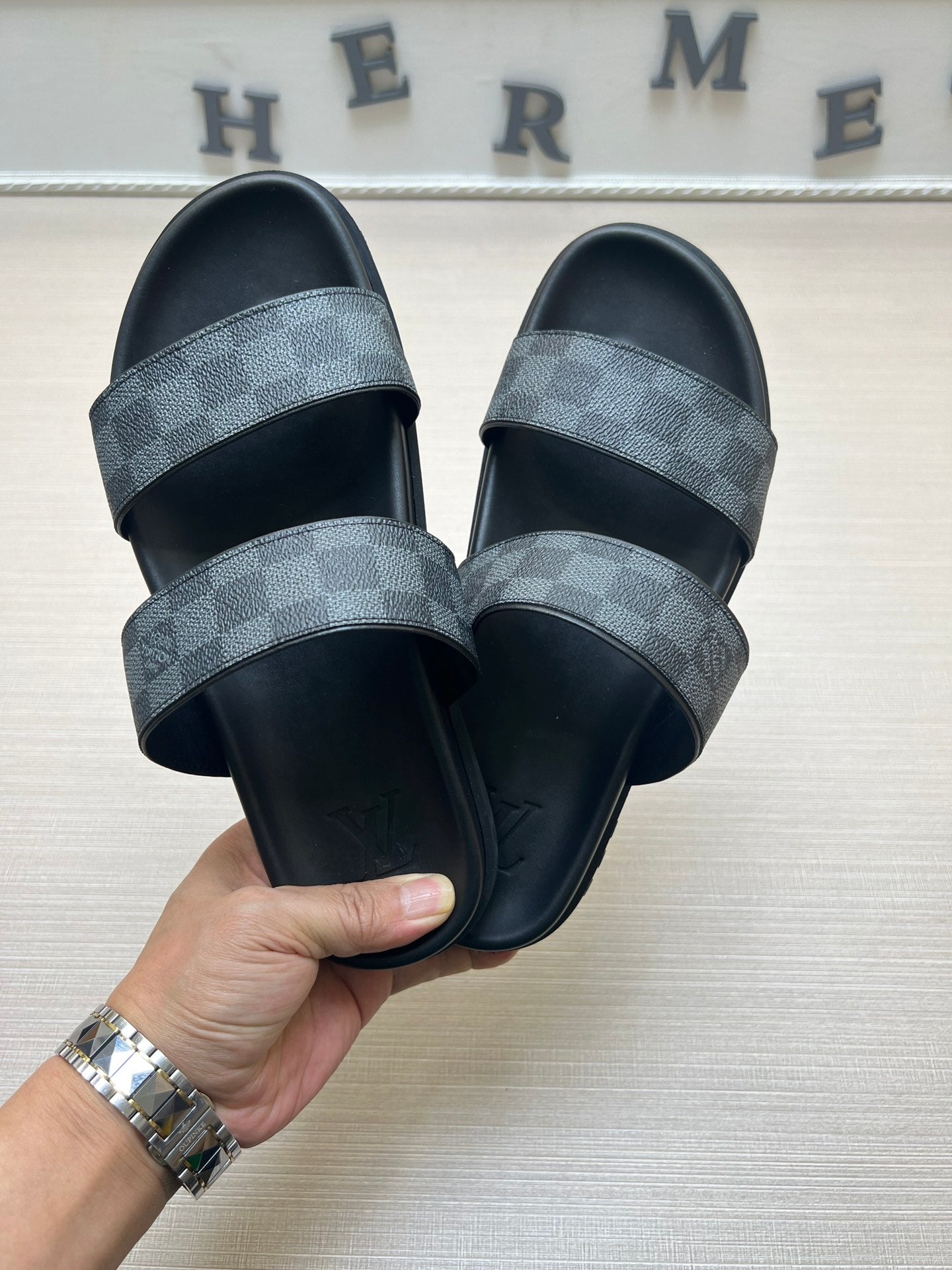 54E59ZDE Stylish slippers