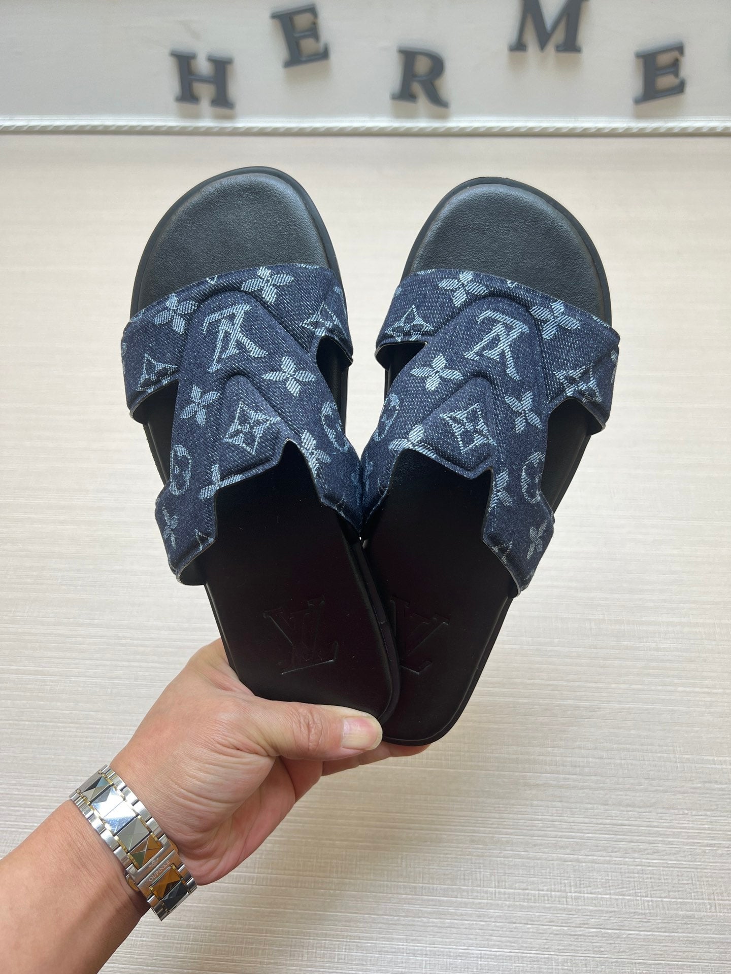 54E32ZDE Stylish slippers