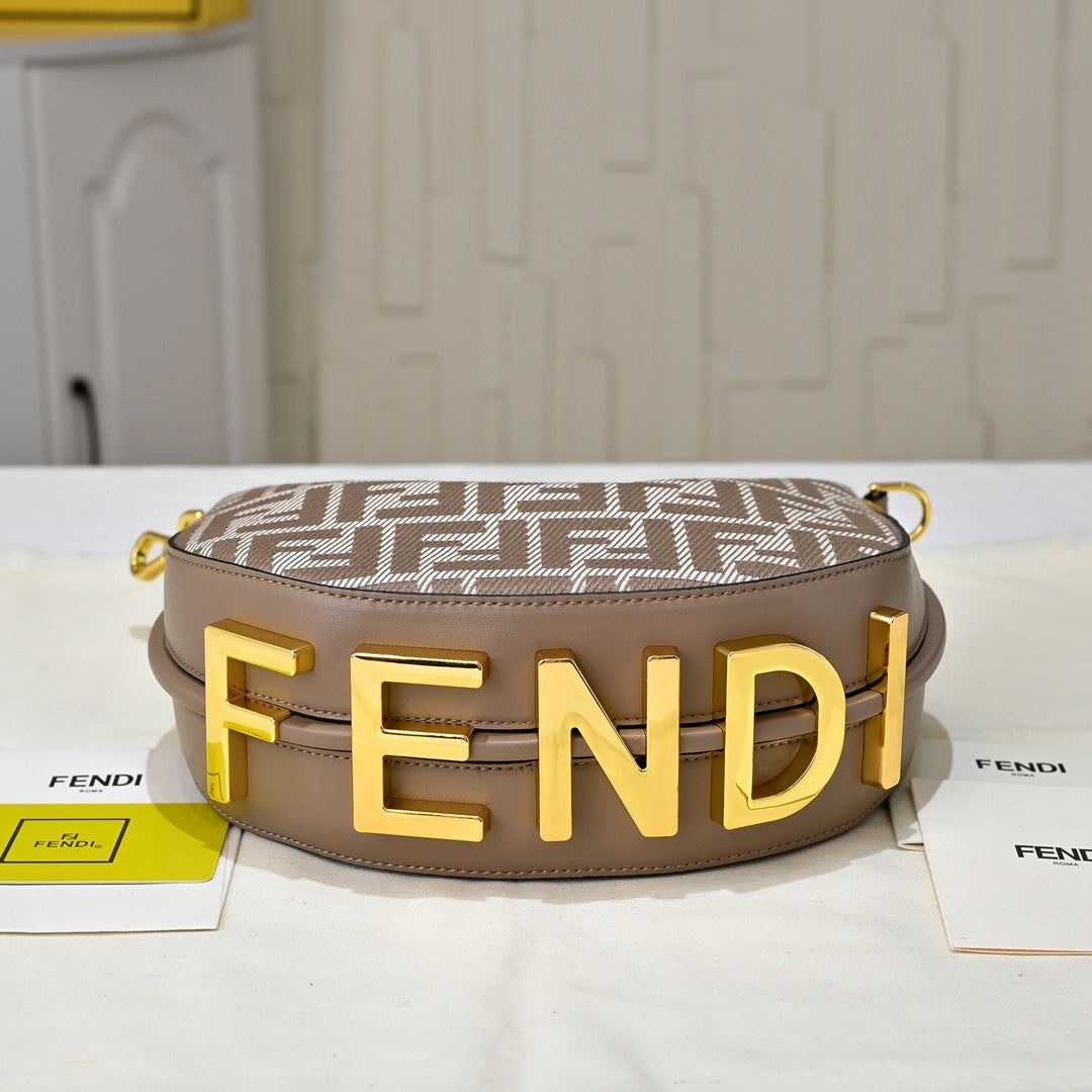 15RF8BDE Stylish leather bag