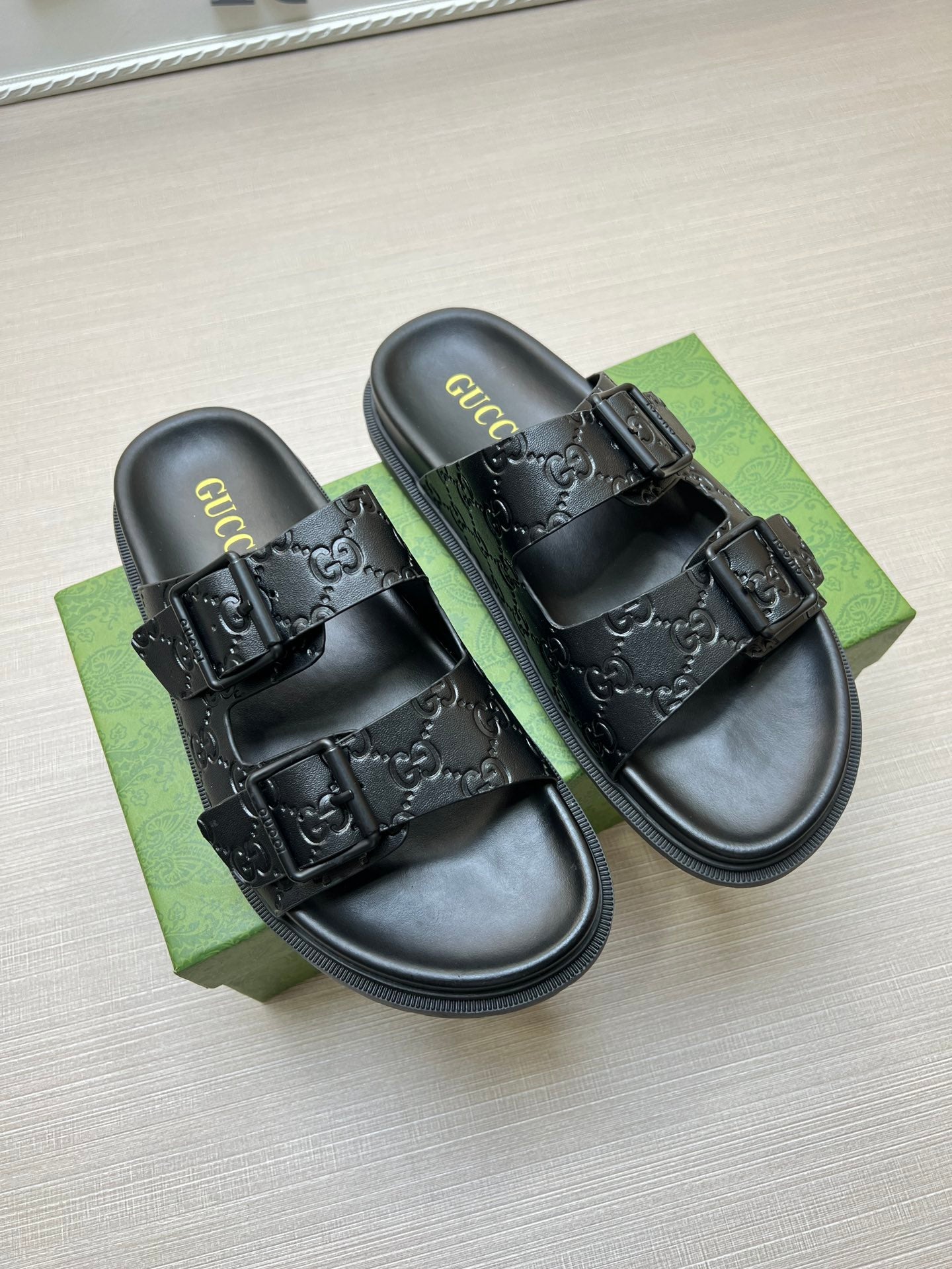 54B91ZDE Stylish slippers