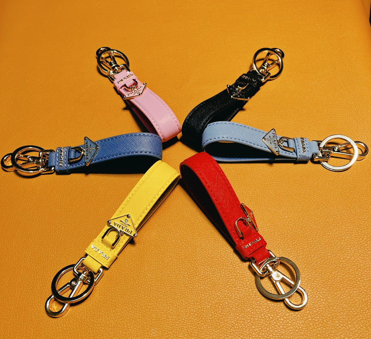 14PD27ADE Stylish key closure