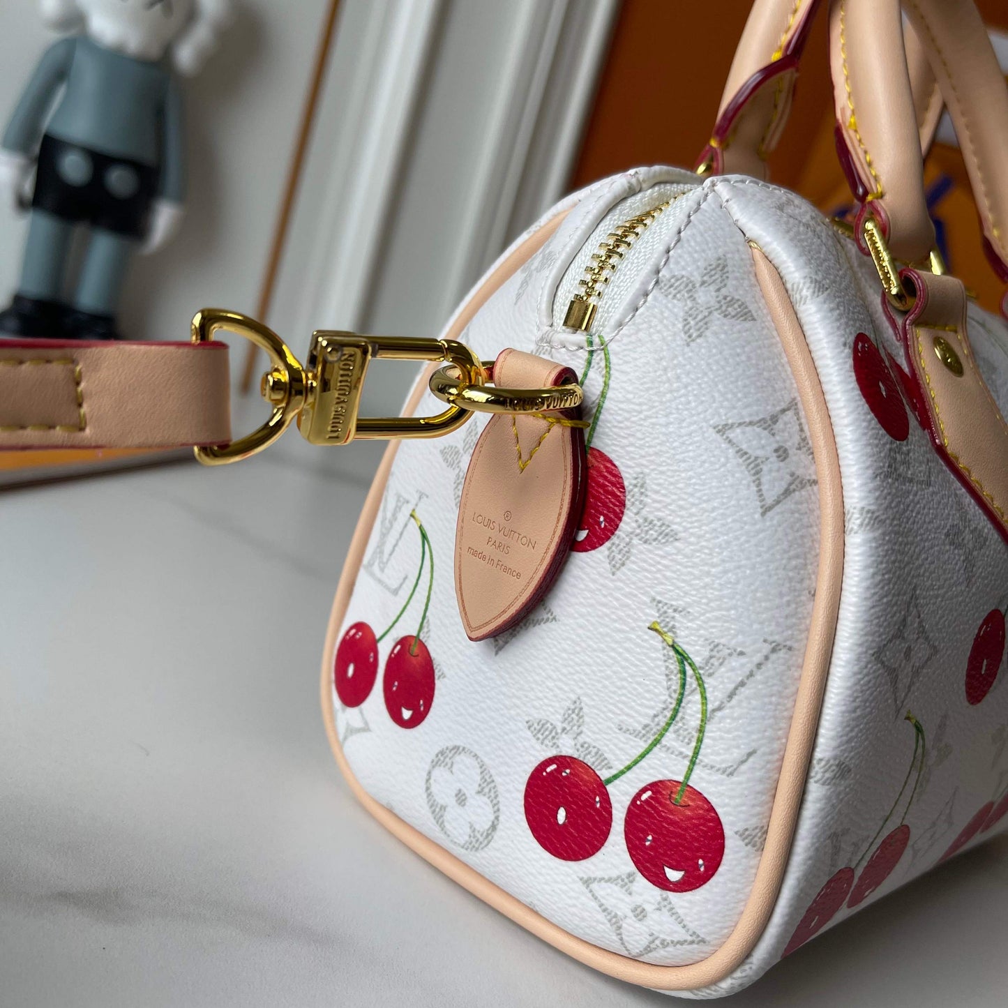 15RE28BDE Stylish bag