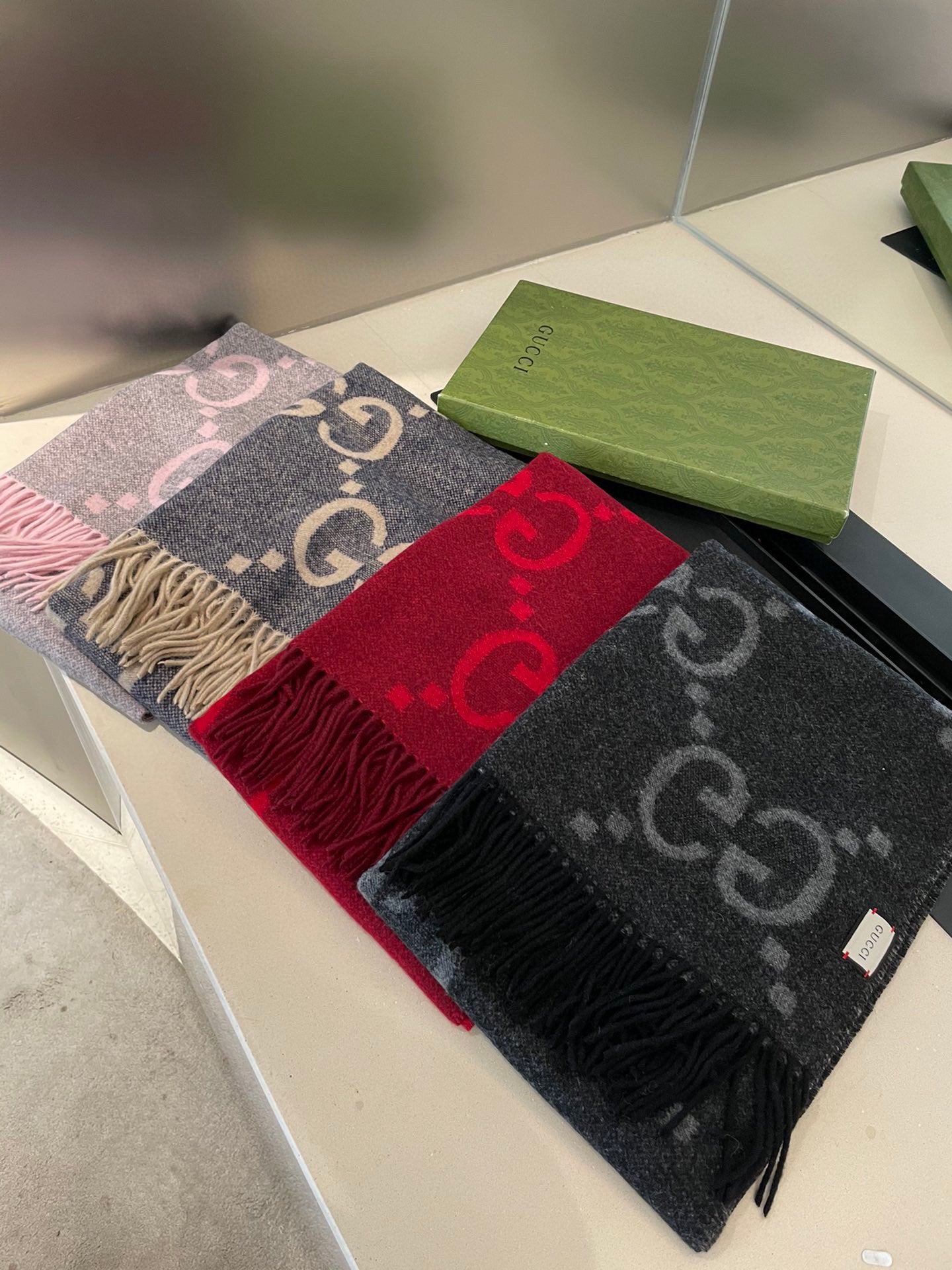 175RB28WDE Stylish Winter Scarves