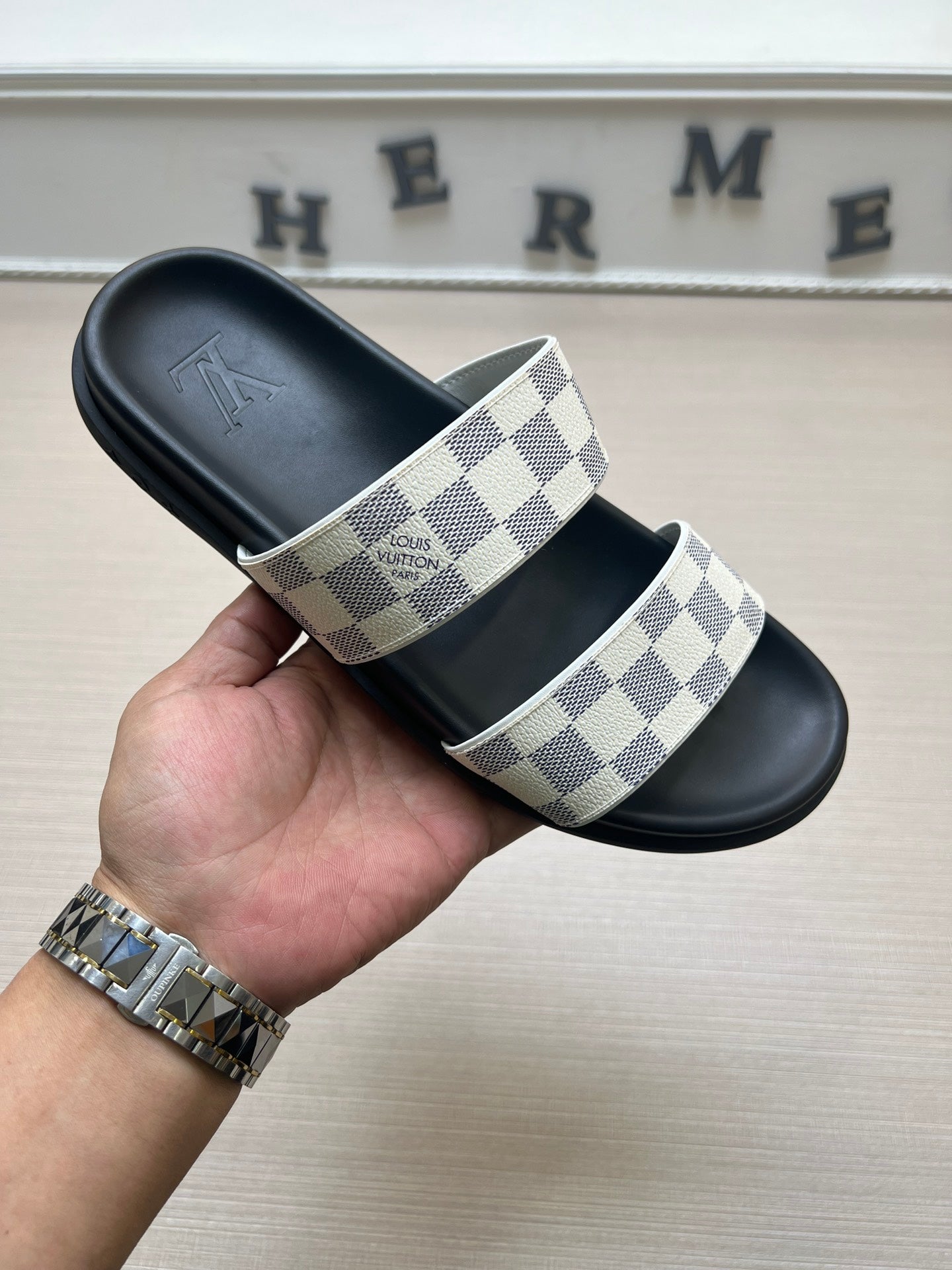 54E61ZDE Stylish slippers