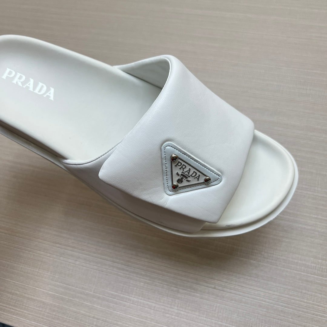 54PD5ZDE Stylish slippers