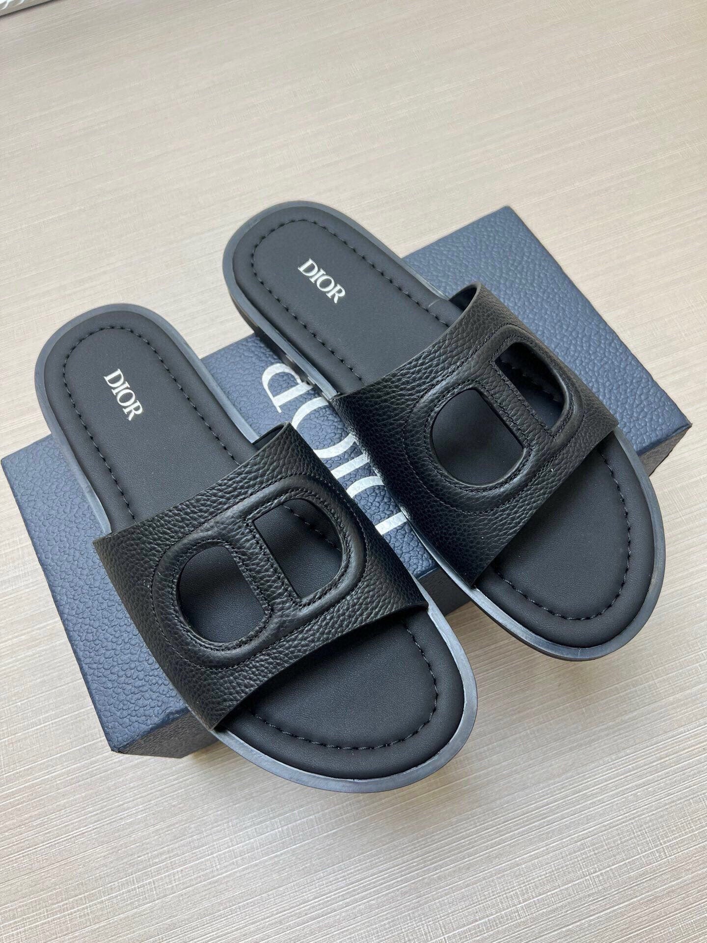 535ZD306ZDE Stylish Slippers