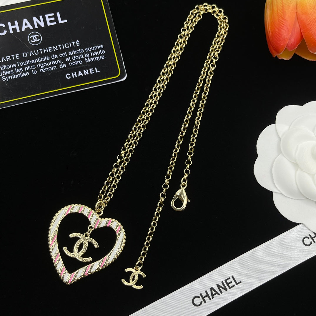 14C929XDE Stylish Necklaces
