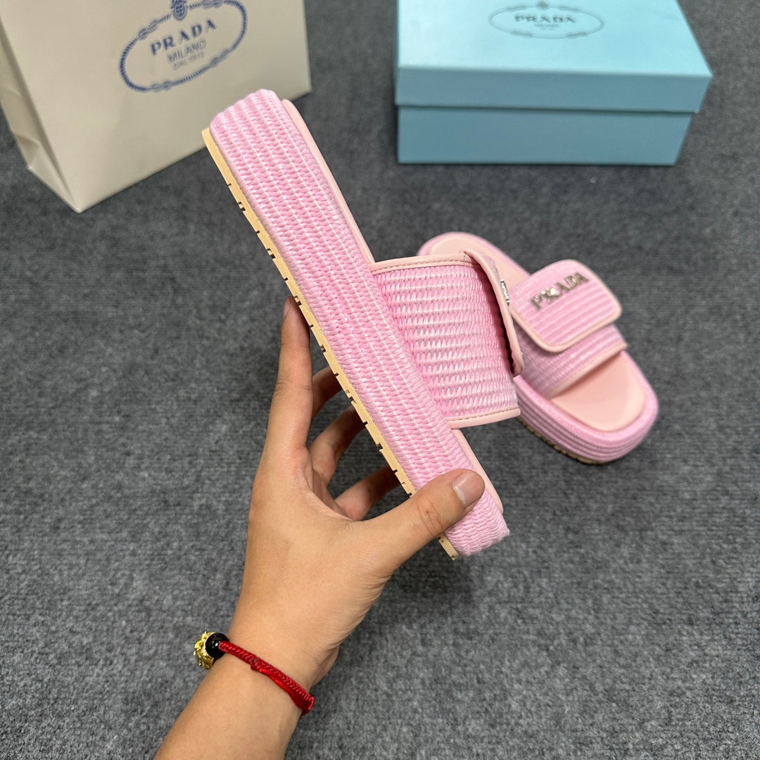 14PD24ZDE Stylish slippers