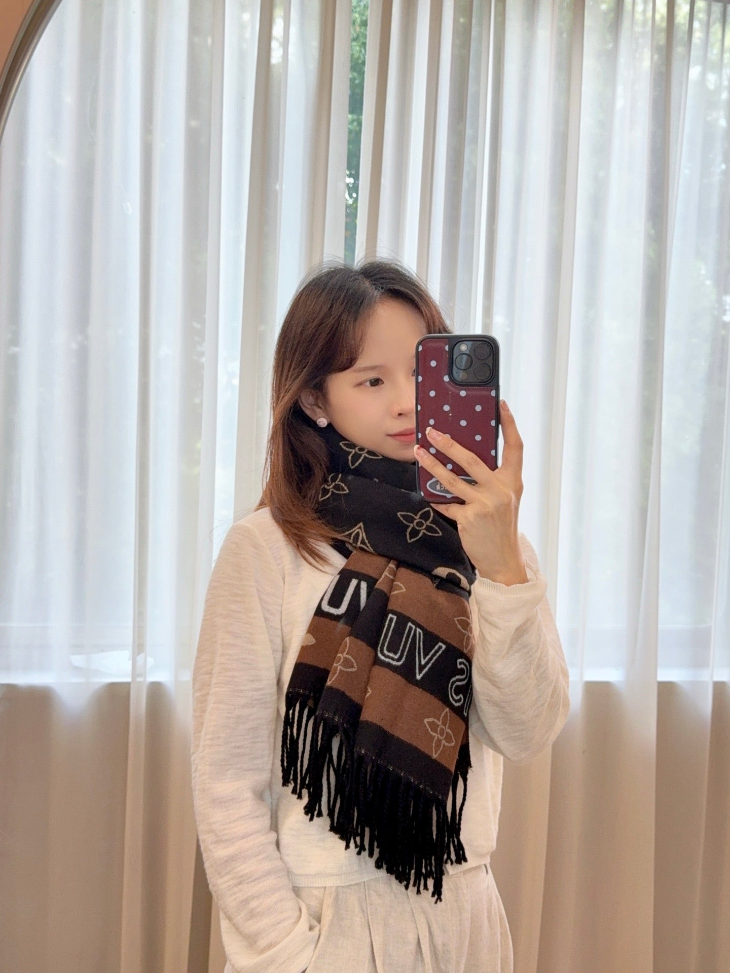 185ZE69WDE Stylish Winter Scarves