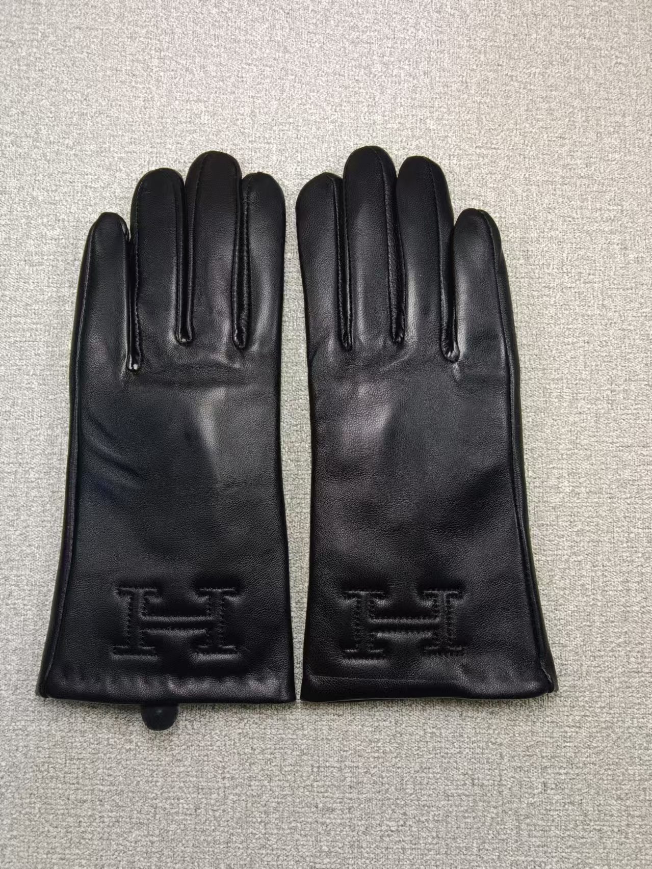 24H100SDE Stylish gloves