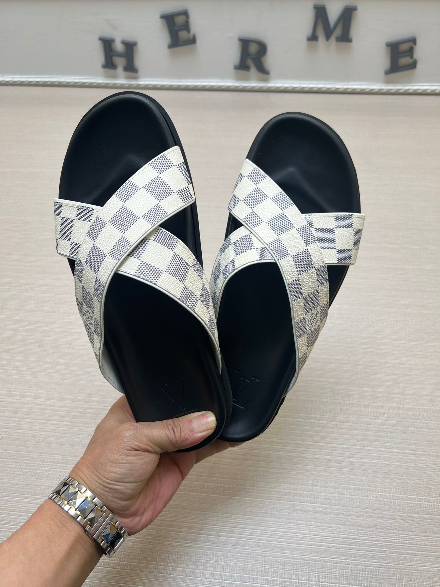 54E61ZDE Stylish slippers
