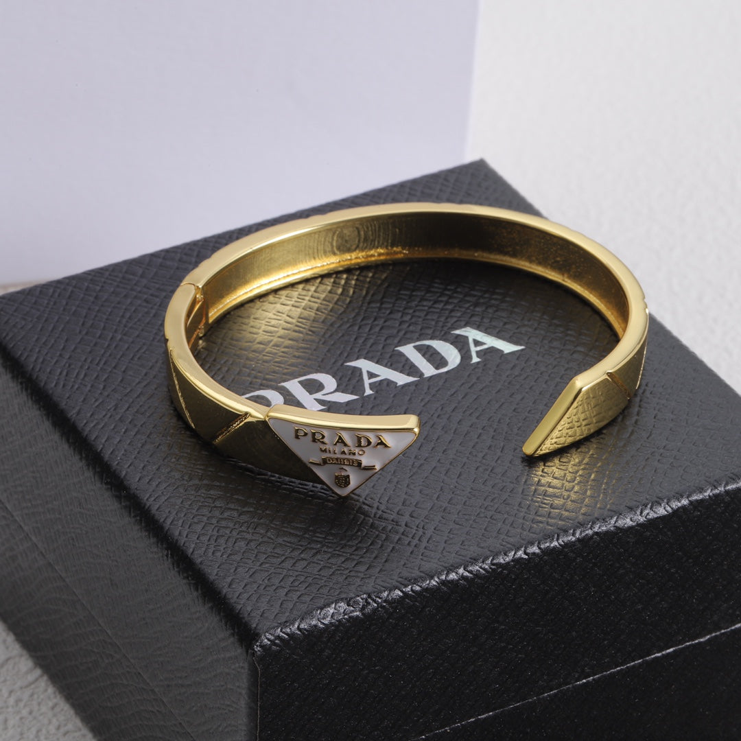 1YPD67KDE Stylish Bracelets