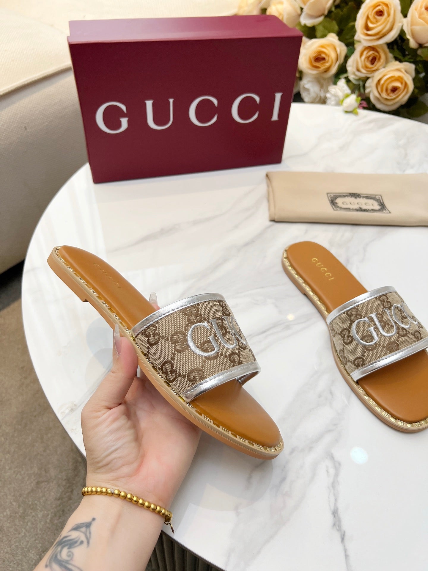 255QB29ZDE Stylish leather Slippers