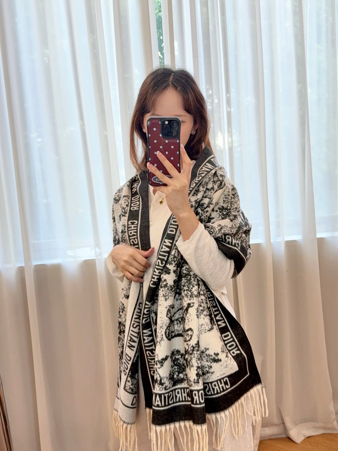 185ZD70WDE Stylish Winter Scarves