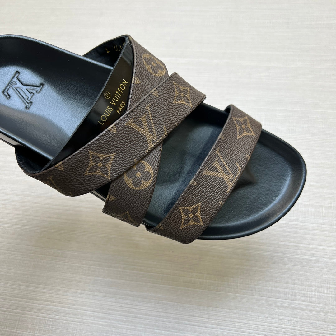54E89ZDE Stylish slippers