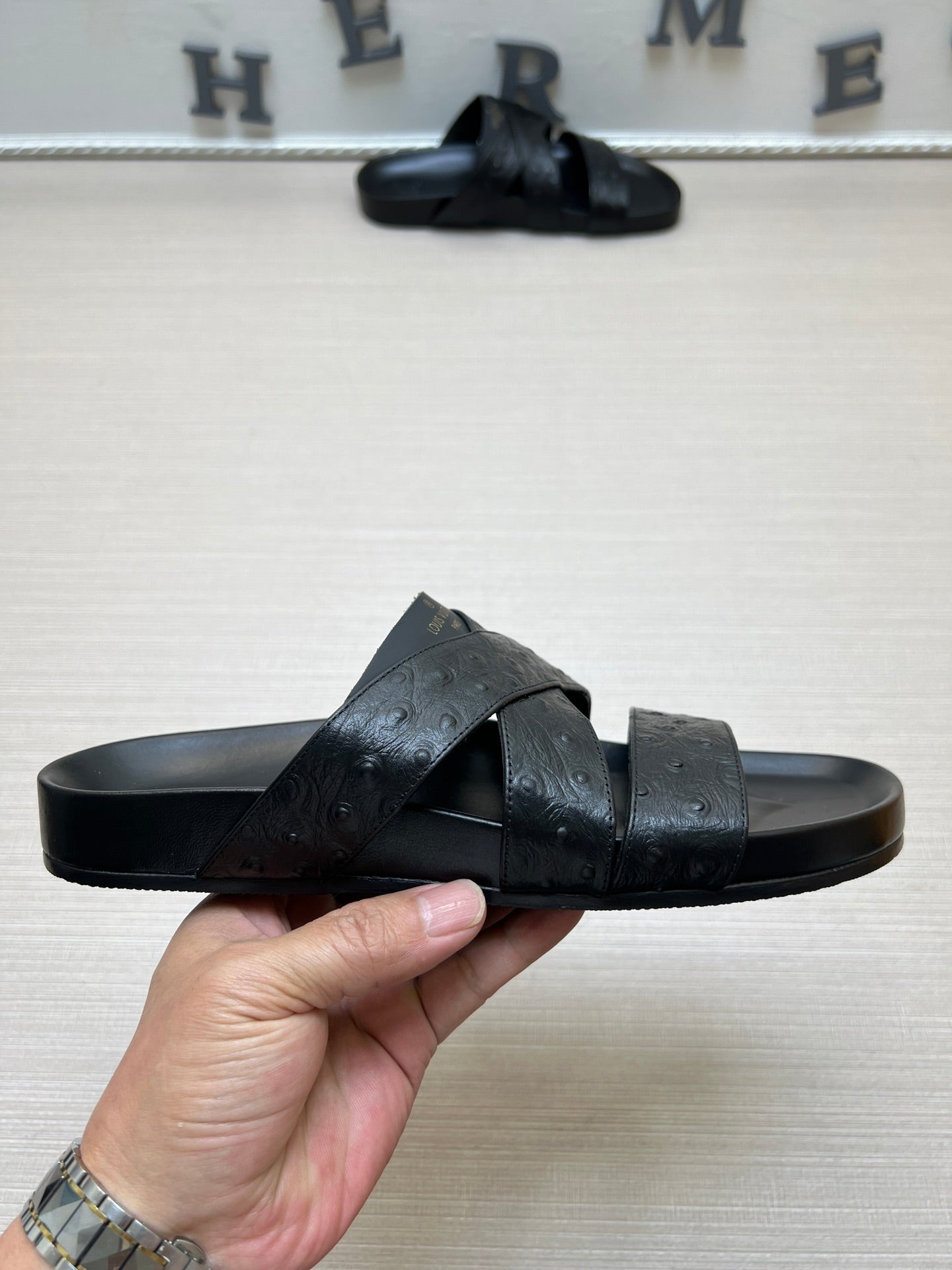 54E89ZDE Stylish slippers