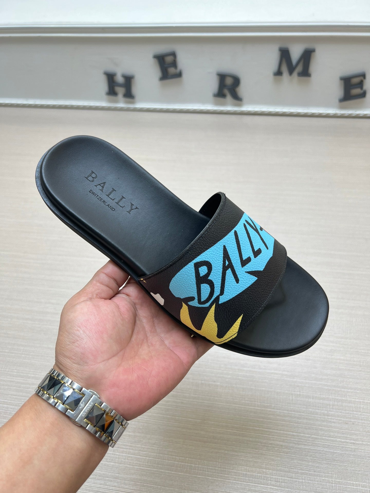 54A62ZDE Stylish slippers