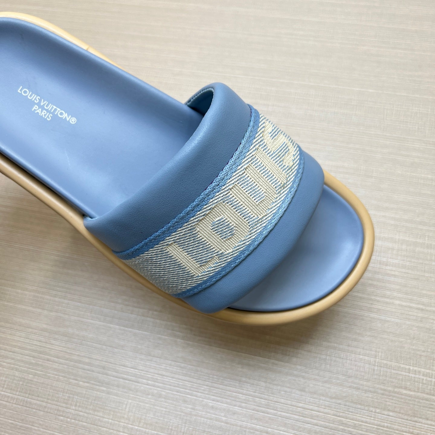 535ZE298ZDE Stylish Slippers