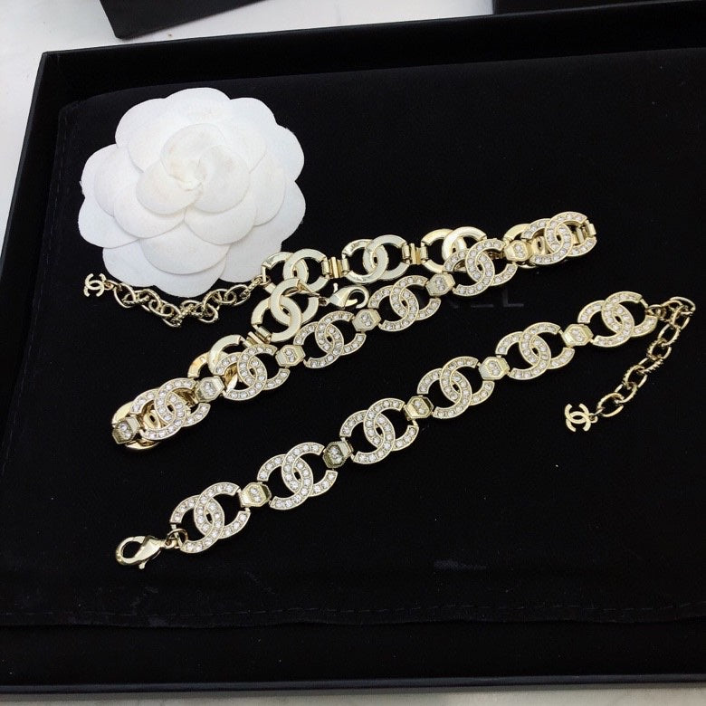 1C19XDE Stylish Bracelets