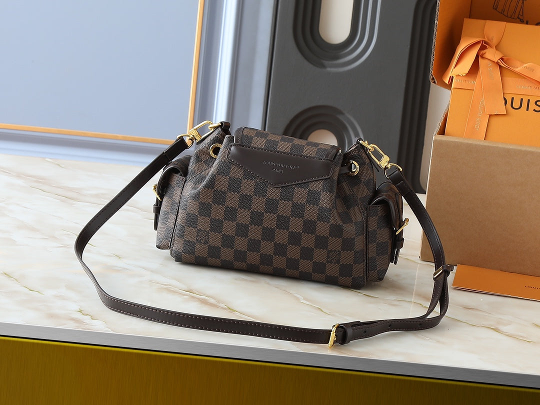 15RE18BDE Stylish leather bag