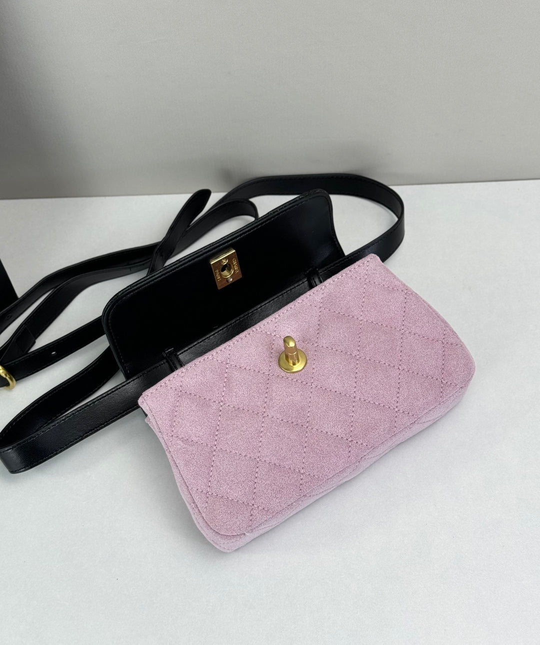 15RC61BDE Stylish leather bag