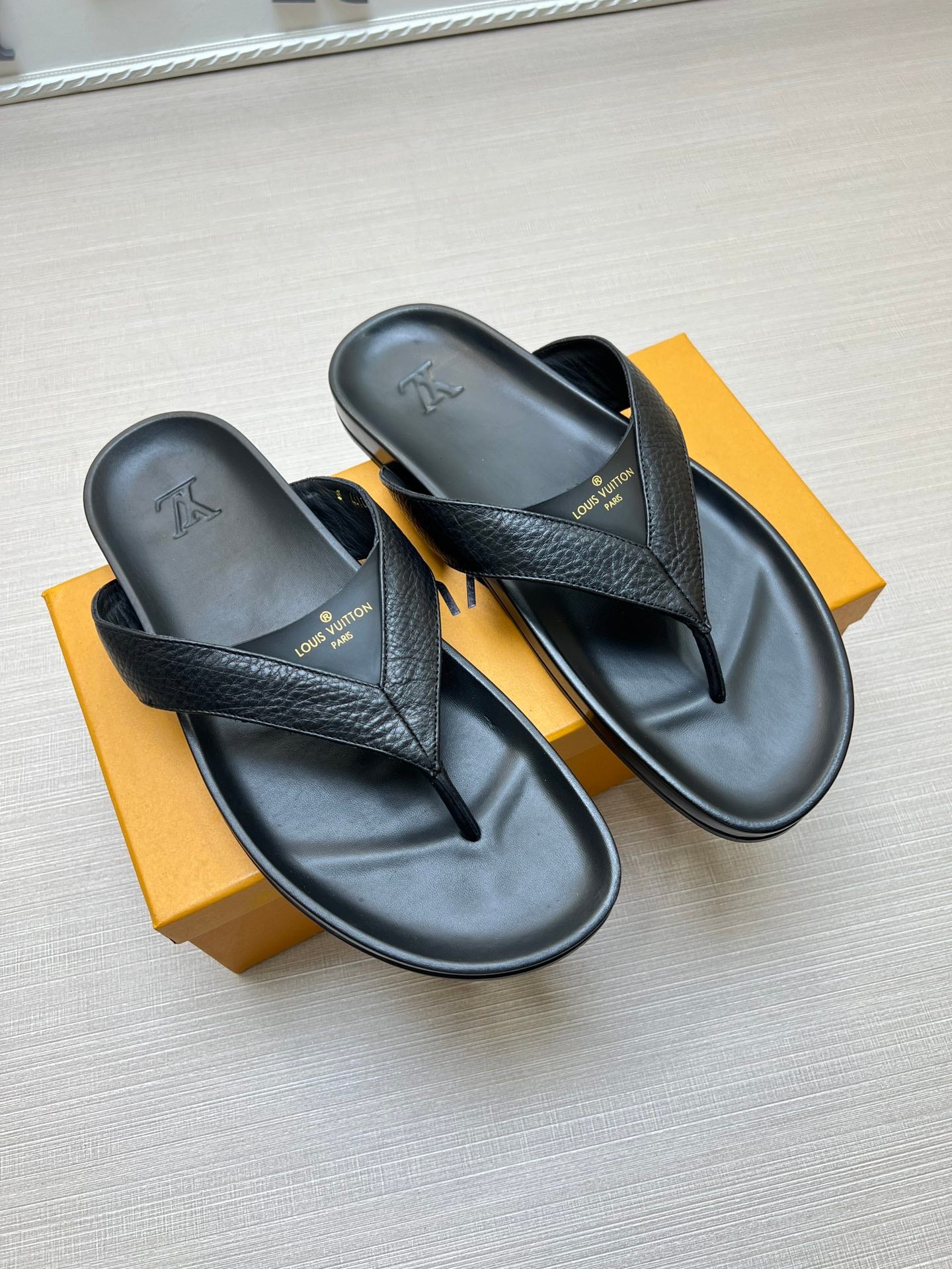 54E85ZDE Stylish slippers