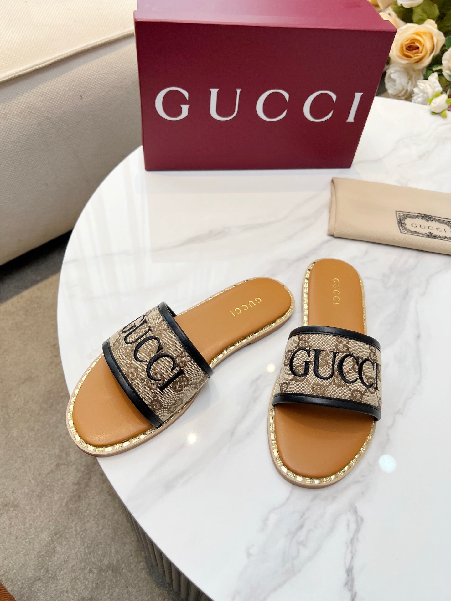 255QB29ZDE Stylish leather Slippers