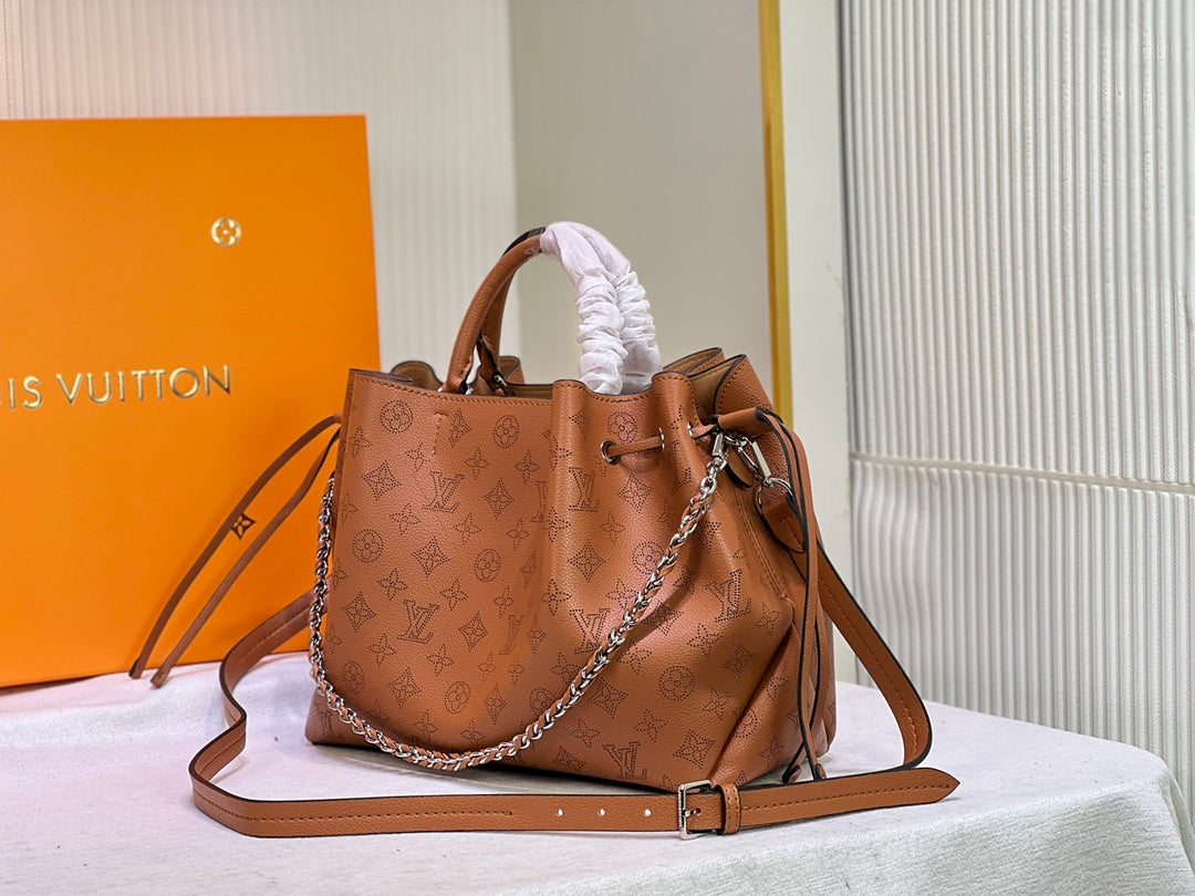 15XE13BDE Stylish leather bag)