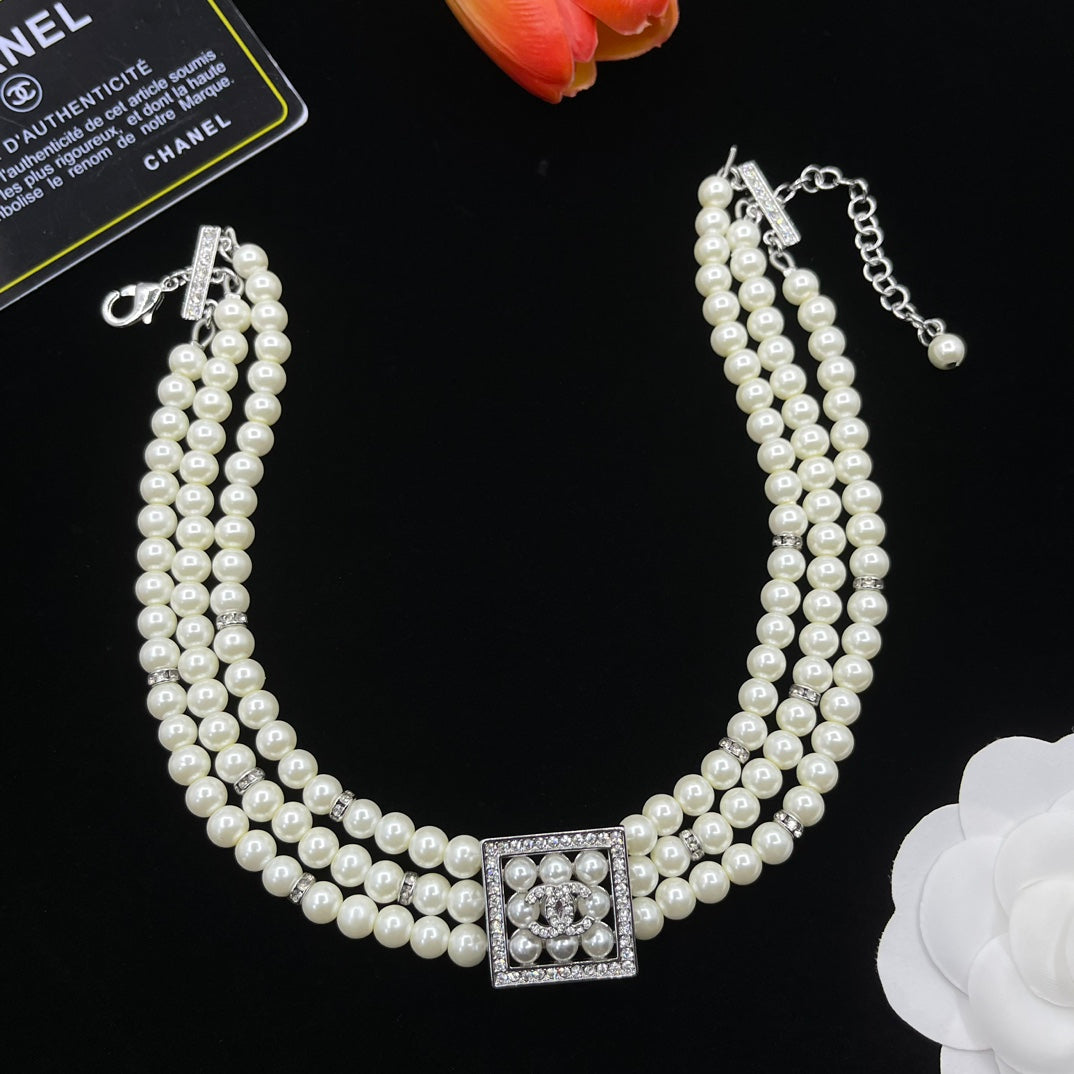 14C928XDE Stylish Necklaces