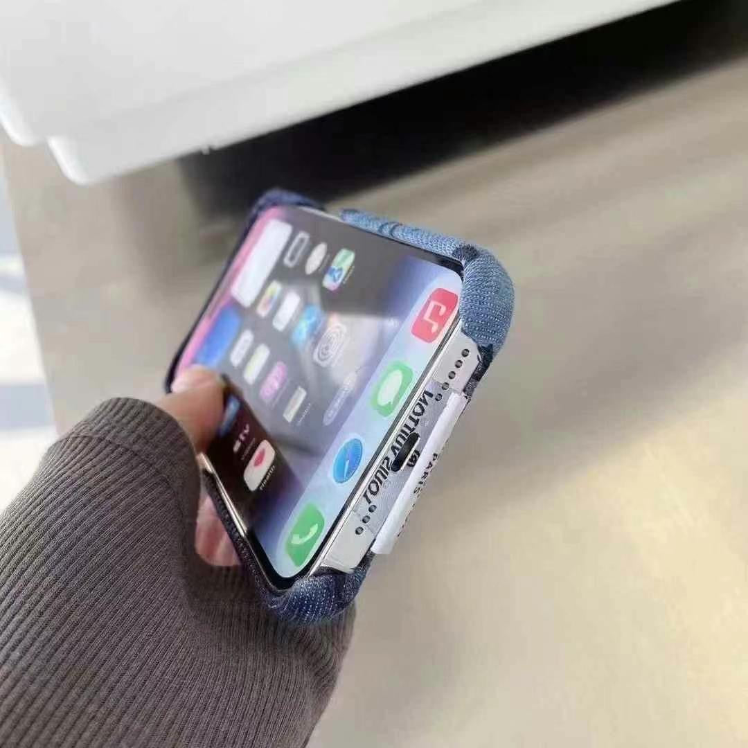 135RE201ADE Stylish Phone Case