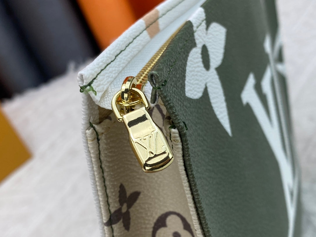 1XE390BDE Stylish leather bag