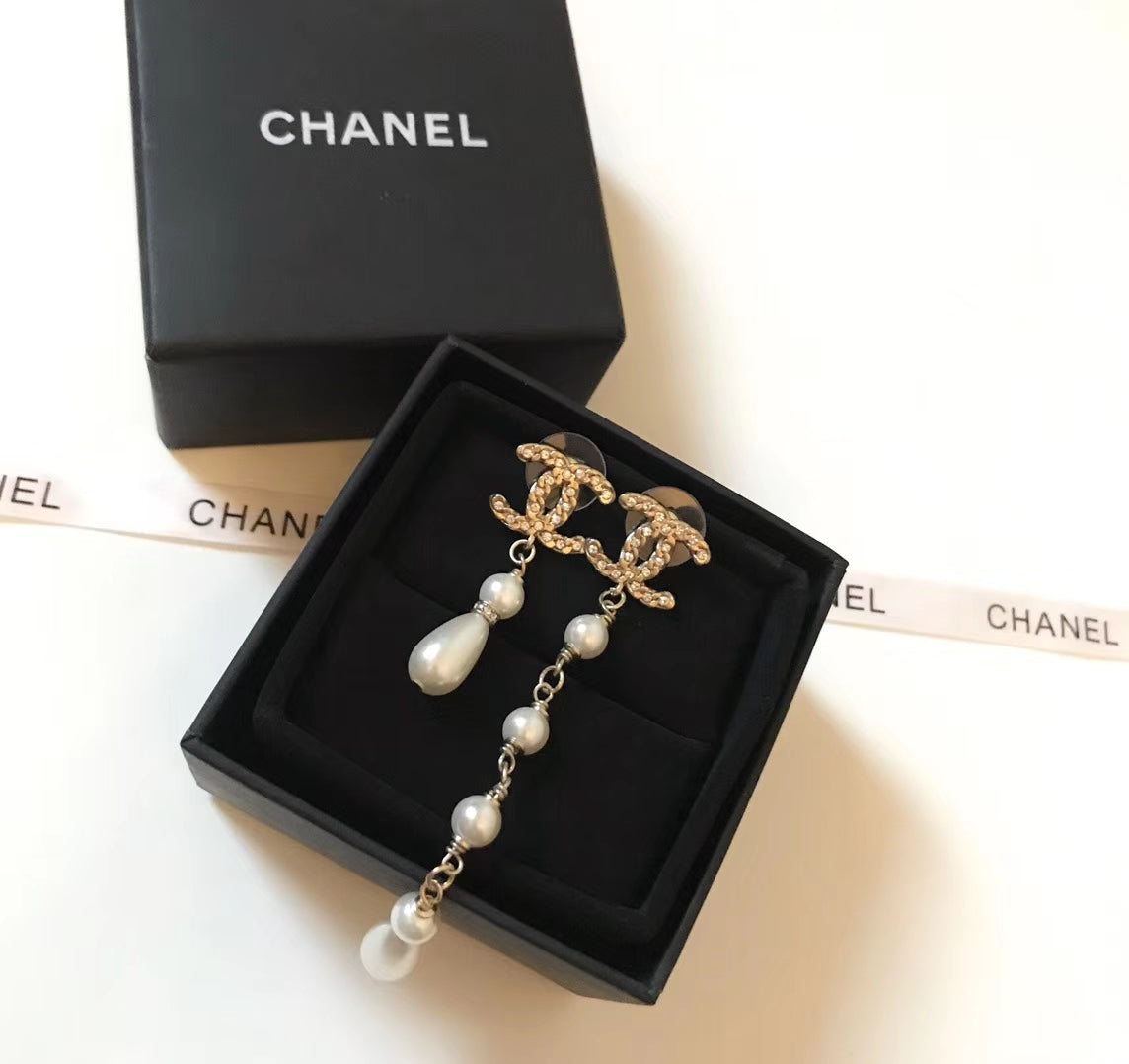 1YC103EDE Stylish Earrings