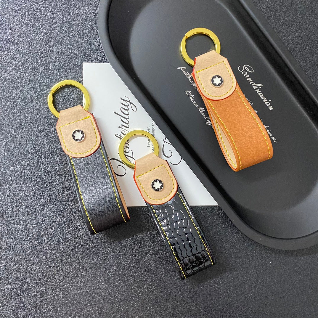 3RE1ADE Stylish key closure