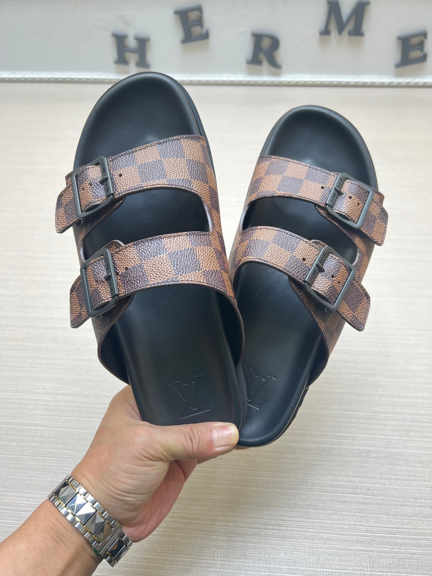 54E60ZDE Stylish slippers