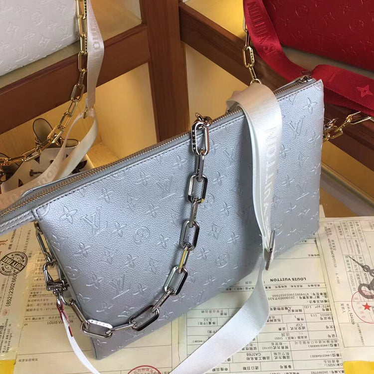 2E42BDE Stylish leather bag