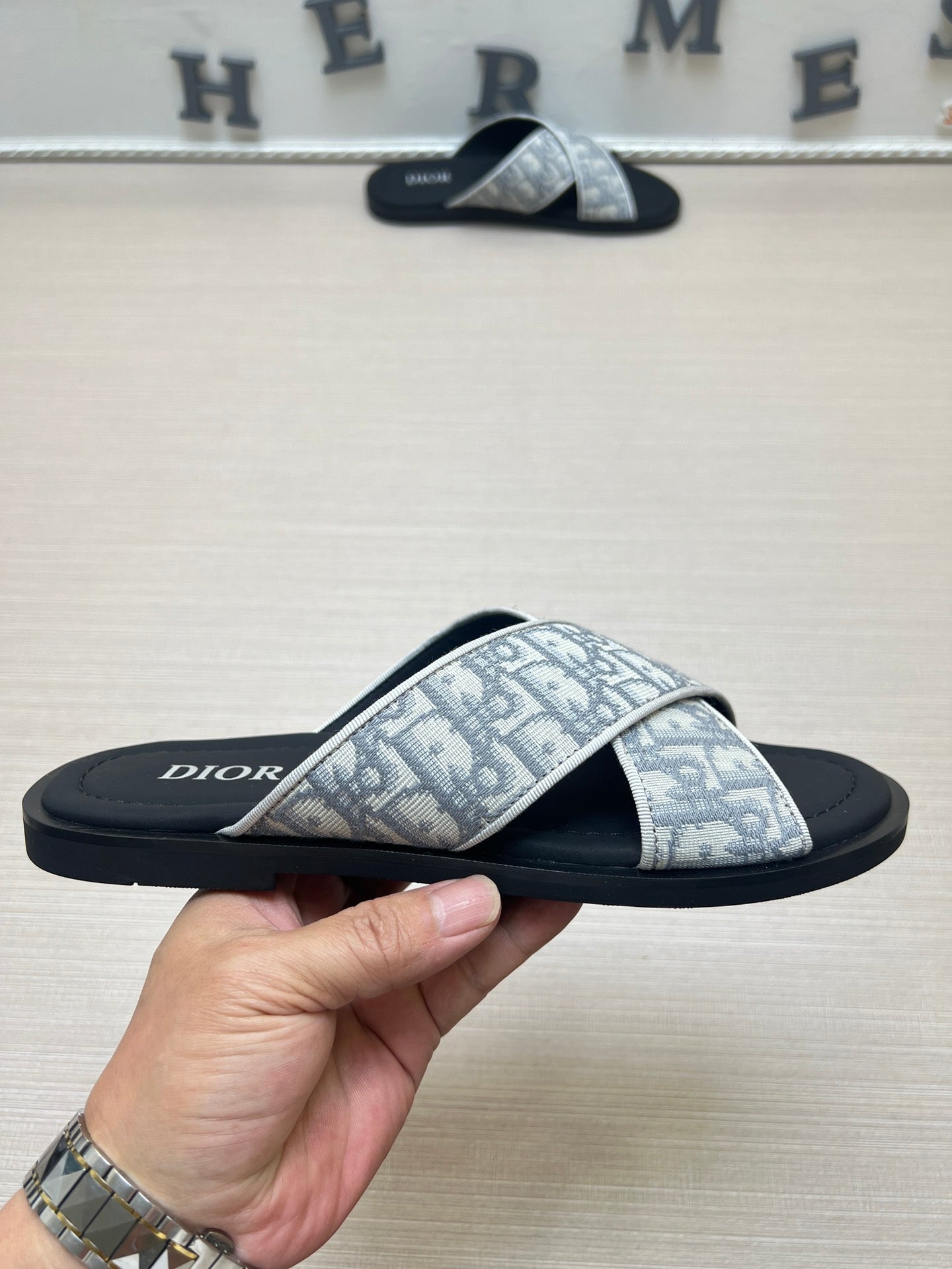 54D79ZDE Stylish slippers