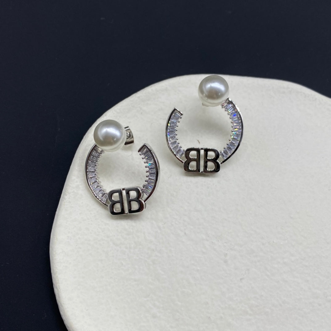 14J143EDE Stylish Earrings