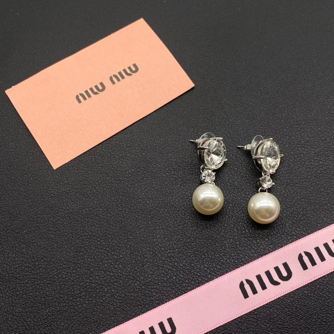 14A999EDE Stylish Earrings