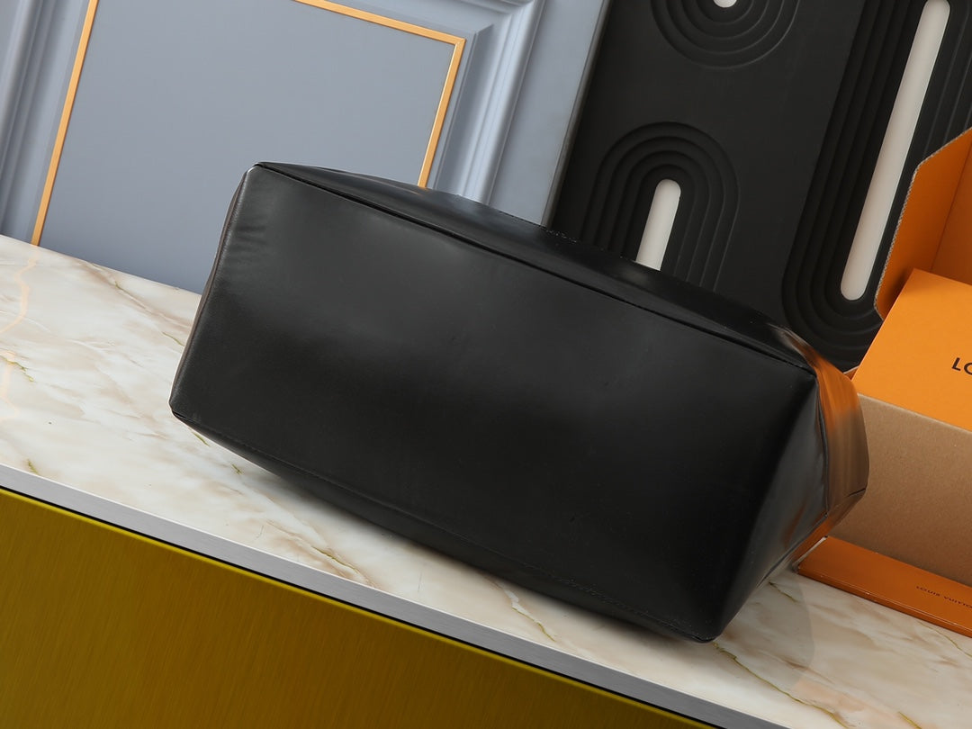 15XE9BDE Stylish leather bag