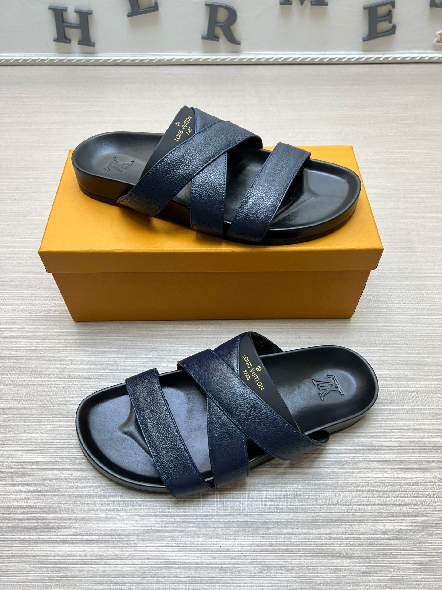 54E89ZDE Stylish slippers